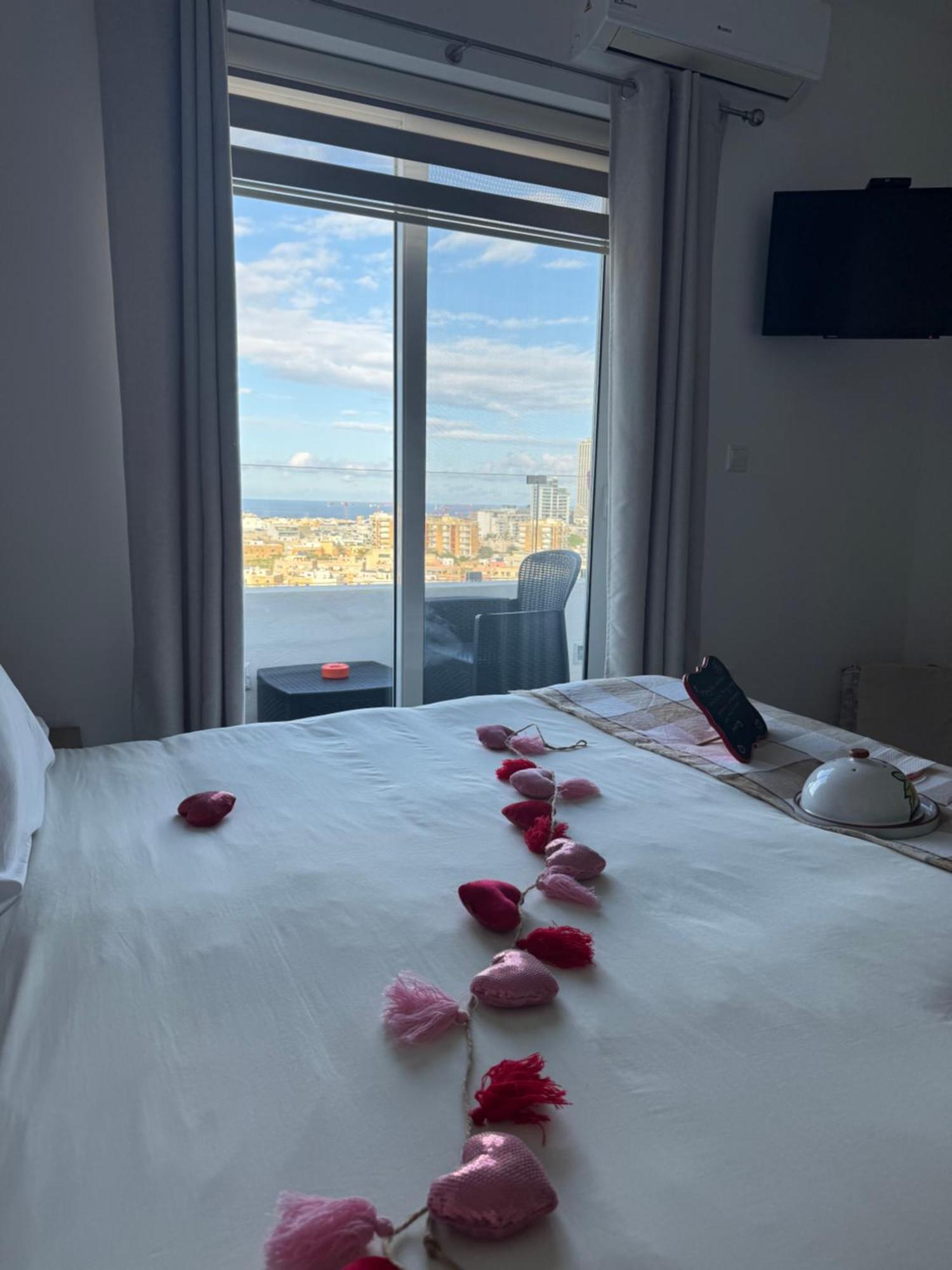 Bed and Breakfast Escape To St Julians Сент Джулианс Экстерьер фото