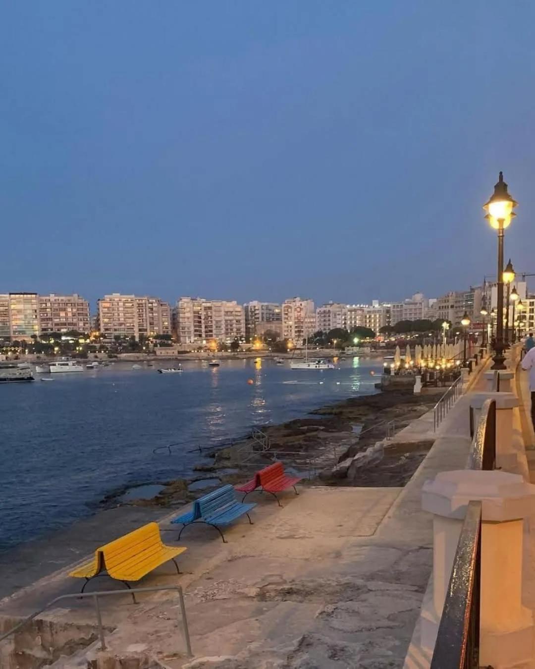 Bed and Breakfast Escape To St Julians Сент Джулианс Экстерьер фото