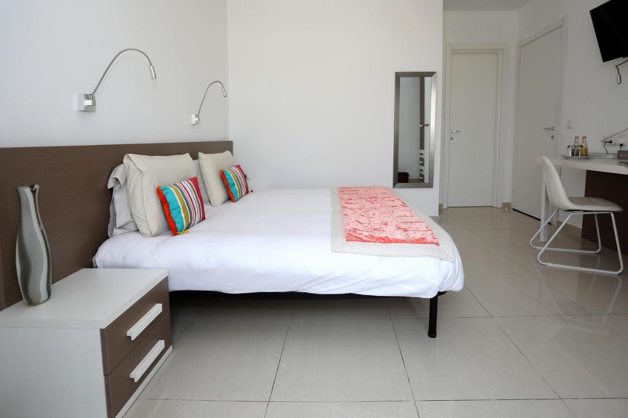 Bed and Breakfast Escape To St Julians Сент Джулианс Экстерьер фото
